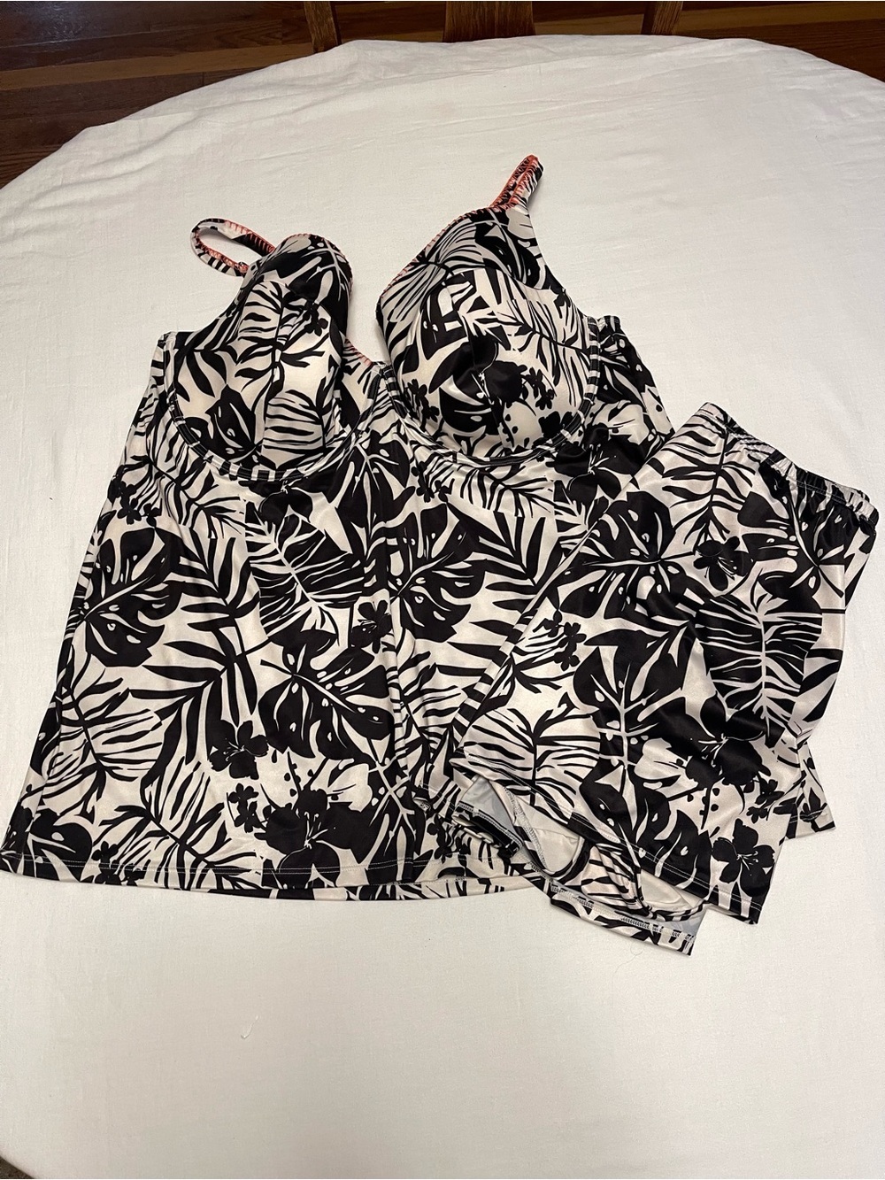 Black & Cream Tropical Print Women's Swim Suit - Picture 10 of 10